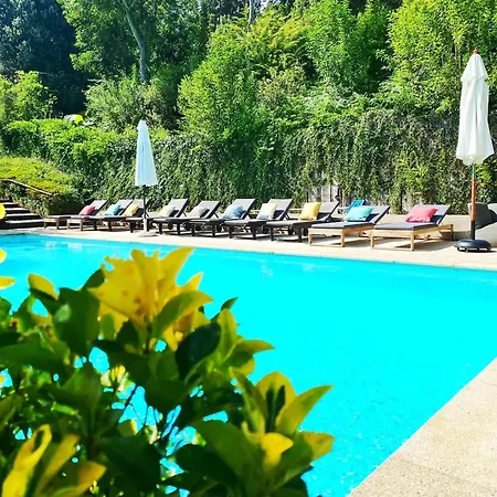 Studio With View Shared Pool And Enclosed Garden At Apartment