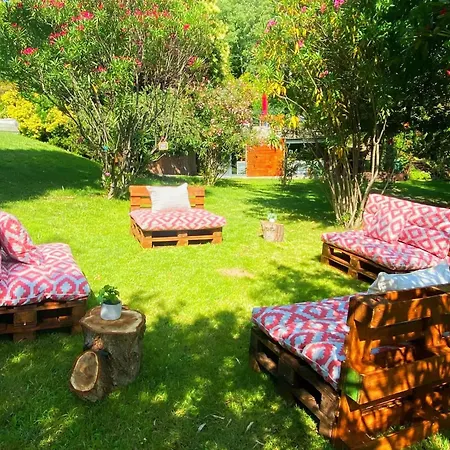 Studio With View Shared Pool And Enclosed Garden At Apartment